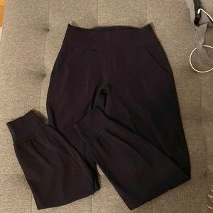 Lululemon, black Align jogger, size 4. EUC